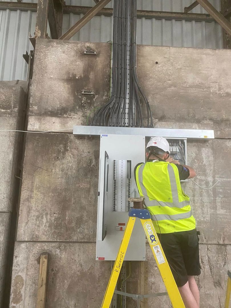 Maintenance & Repairs - Commercial Electrician Hull