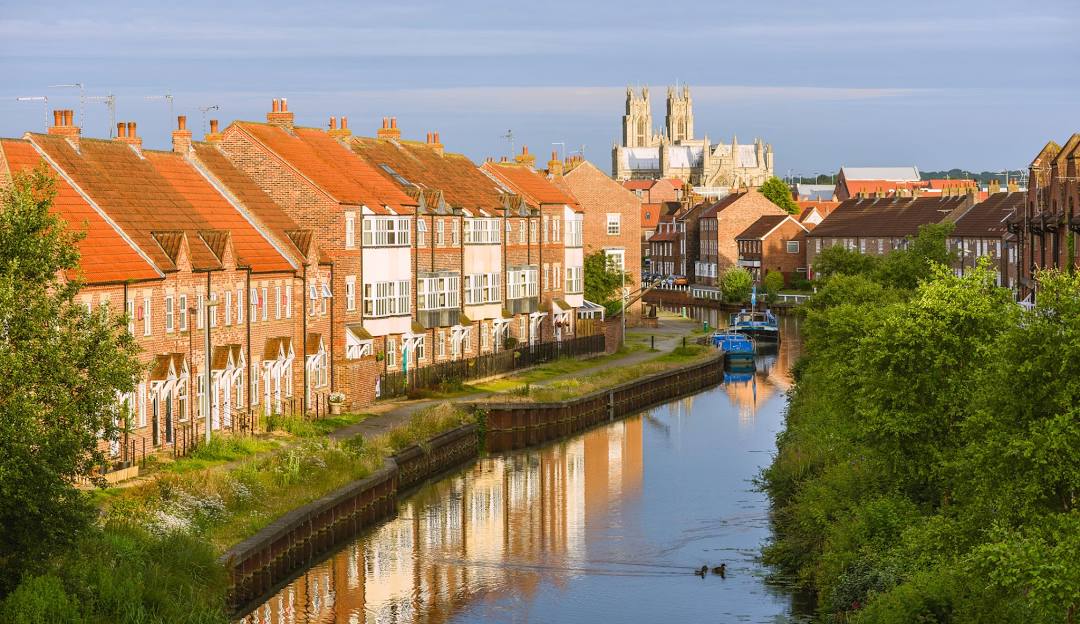 Commercial electrician Beverley